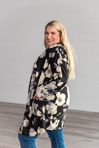 Total Heartbreaker Floral Cardigan