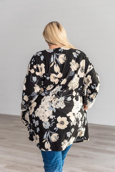 Total Heartbreaker Floral Cardigan