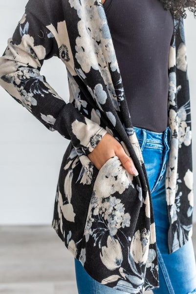 Total Heartbreaker Floral Cardigan