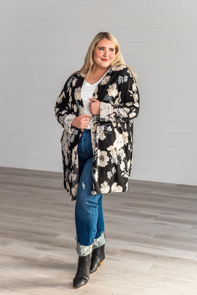 Total Heartbreaker Floral Cardigan